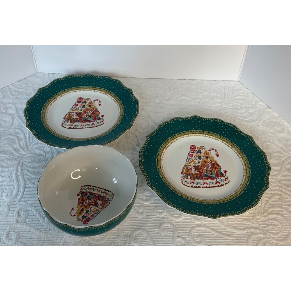 Robert Stanley Christmas Gingerbread House Bowl and 2 Plates Set Green Gold Trim - Picture 2 of 6